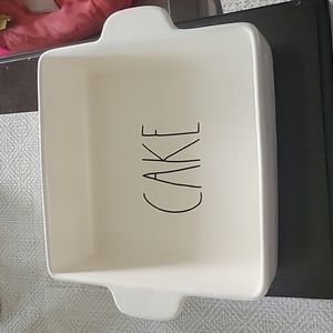 Rae Dunn cake pan